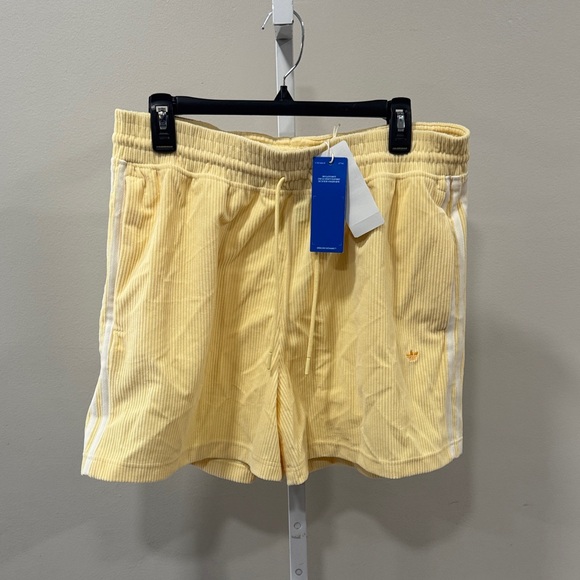 Adidas Cord Shorts Easy Yellow Logo Basketball Mens - Picture 2 of 9